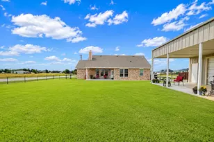 110 Centerhill Dr, Muenster, TX 76252 - Photo 4
