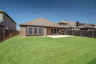 2761 Lisa Maria St, Burleson, TX 76028 - Photo 2