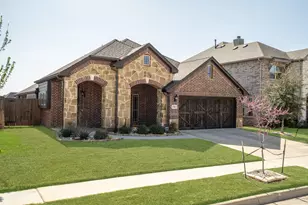 2761 Lisa Maria St, Burleson, TX 76028 - Photo 32