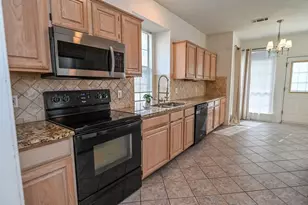 2100 Newport Dr, Flower Mound, TX 75028 - Photo 16
