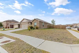 6041 Spring Ranch Dr, Fort Worth, TX 76179 - Photo 2