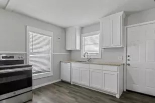 122 Ramsey Ave, Cleburne, TX 76031 - Photo 8