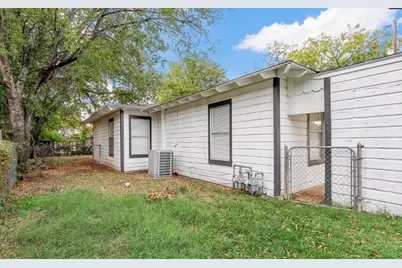 122 Ramsey Avenue, Cleburne, TX 76031 - Photo 16