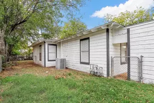 122 Ramsey Ave, Cleburne, TX 76031 - Photo 16