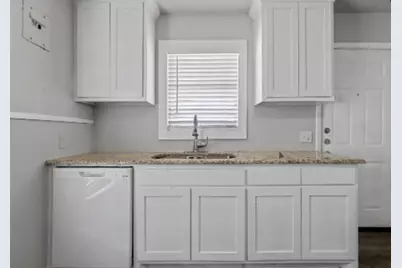 122 Ramsey Avenue, Cleburne, TX 76031 - Photo 6