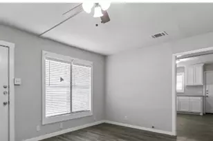 122 Ramsey Ave, Cleburne, TX 76031 - Photo 2