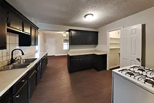 2815 Ash Park Dr, Richland Hills, TX 76118 - Photo 4