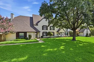 981 Chateau Valee Cir, Bedford, TX 76022 - Photo 1