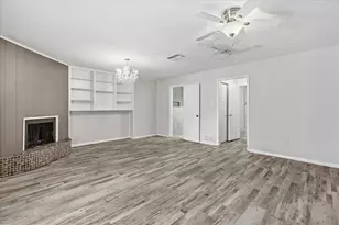 981 Chateau Valee Cir, Bedford, TX 76022 - Photo 4