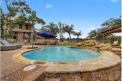 137 Silver Saddle Circle, Weatherford, TX 76087 - Photo 2