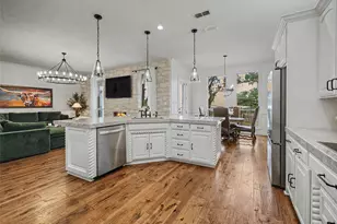 137 Silver Saddle Cir, Weatherford, TX 76087 - Photo 2
