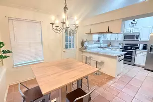1121 Holly Dr, Carrollton, TX 75010 - Photo 2