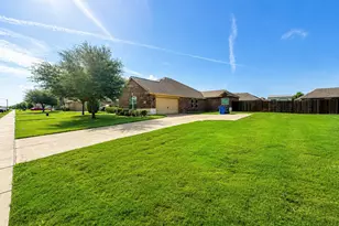 610 Milas Ln, Glenn Heights, TX 75154 - Photo 34