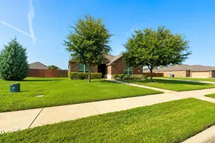 610 Milas Ln, Glenn Heights, TX 75154 - Photo 4