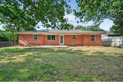 301 E Fuller Drive, Euless, TX 76039 - Photo 26