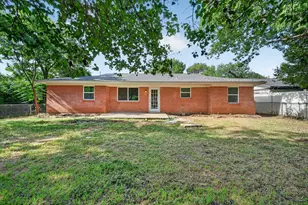 301 E Fuller Dr, Euless, TX 76039 - Photo 26