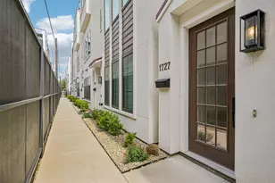 1727 Novela Wy, Dallas, TX 75215 - Photo 1
