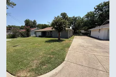 705 Vine Street, Euless, TX 76040 - Photo 24