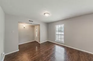 720 Nora Ln, DeSoto, TX 75115 - Photo 6