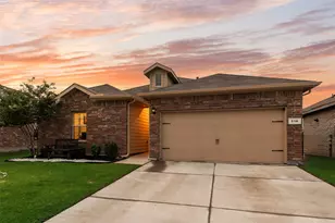516 Drowsy Water Trl, Fort Worth, TX 76131 - Photo 2