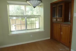 852 Chateau Valee Cir, Bedford, TX 76022 - Photo 4