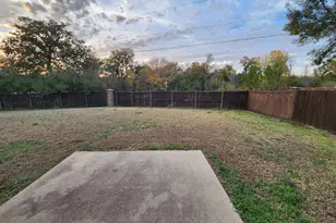 633 Grayson Ln, Lake Dallas, TX 75065 - Photo 8