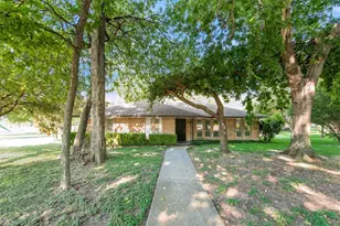 123 S Venice Dr, Duncanville, TX 75116 - Photo 1