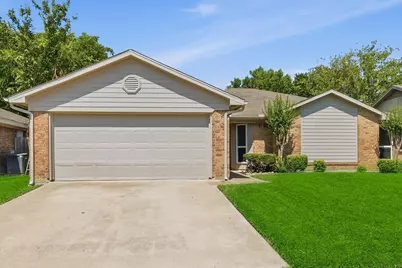 7913 Pebblebrook Drive, Watauga, TX 76148 - Photo 4