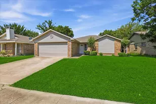 7913 Pebblebrook Dr, Watauga, TX 76148 - Photo 2