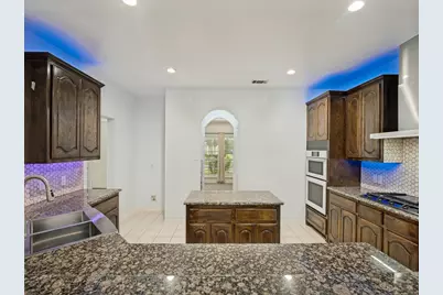 2811 Gillespie Lane, Grand Prairie, TX 75052 - Photo 10