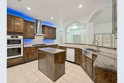 2811 Gillespie Lane, Grand Prairie, TX 75052 - Photo 4