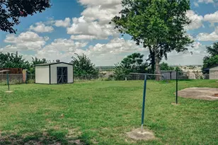 401 Rhineland, Benbrook, TX 76126 - Photo 18