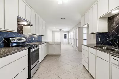 4861 Ledgestone Court, Fort Worth, TX 76132 - Photo 4