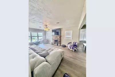 124 S 3rd Street, Jacksboro, TX 76458 - Photo 4