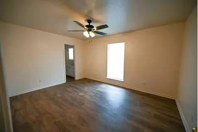 506 Valleyridge Court #B, Decatur, TX 76234 - Photo 4