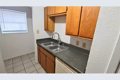 1627 Windsong Lane, Irving, TX 75060 - Photo 4