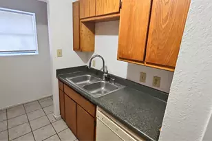 1627 Windsong Ln, Irving, TX 75060 - Photo 4