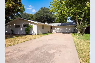 725 Ridgecrest Drive, Irving, TX 75060 - Photo 1