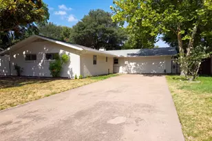 725 Ridgecrest Dr, Irving, TX 75060 - Photo 1