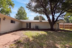 725 Ridgecrest Dr, Irving, TX 75060 - Photo 4