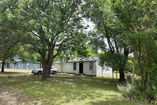 327 S Overlook Dr, Red Oak, TX 75154 - Photo 1