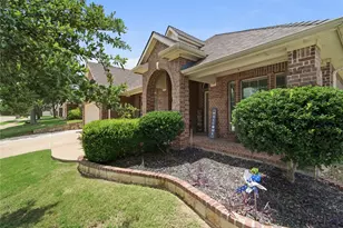 8 Tallwood Ln, Edgecliff Village, TX 76134 - Photo 8