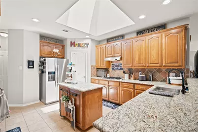 8 Tallwood Lane, Edgecliff Village, TX 76134 - Photo 4