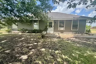 402 Lloyds Ln, Josephine, TX 75189 - Photo 1