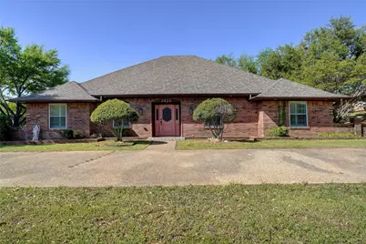 2833 S Country Club Road, Garland, TX 75043 - Photo 1