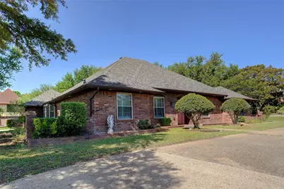 2833 S Country Club Road, Garland, TX 75043 - Photo 2