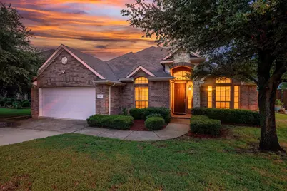 11 Beechcreek Drive, Edgecliff Village, TX 76134 - Photo 2