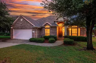 11 Beechcreek Dr, Edgecliff Village, TX 76134 - Photo 2