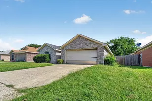 1414 Aviary Dr, DeSoto, TX 75115 - Photo 2