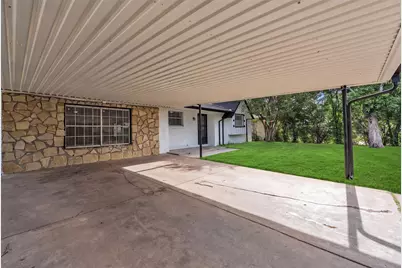 3407 NE 10th Street, Mineral Wells, TX 76067 - Photo 2
